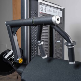 Трицепс-машина сидя. Наклонная парта DHZ U2028 (стек 64 кг)