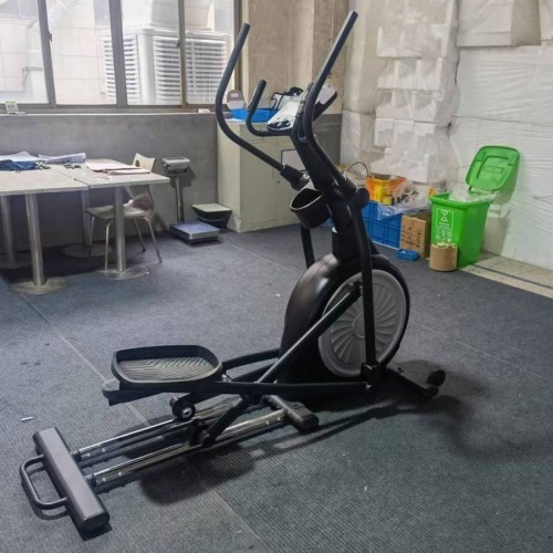 Эллиптический тренажер Gymmaster QT800M